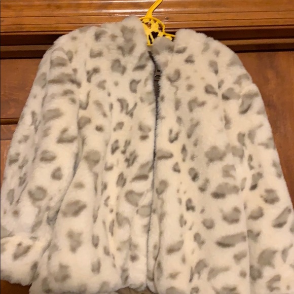 Faux Fur hooded toddler girl jacket - Picture 4 of 6